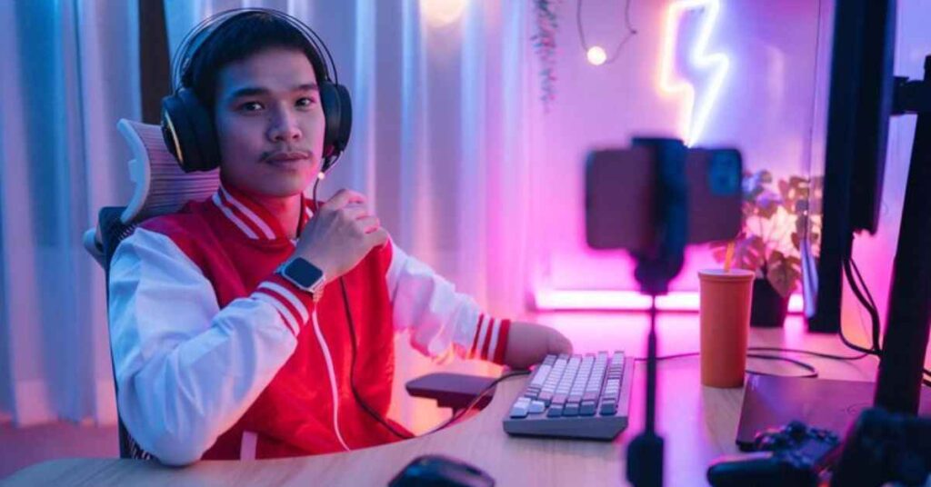 Behind the Scenes with f4nt45yxoxo An Interview with the Creator